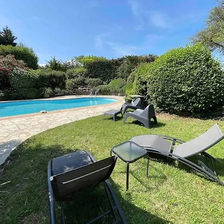 Вилла Le Jardin De La Cite